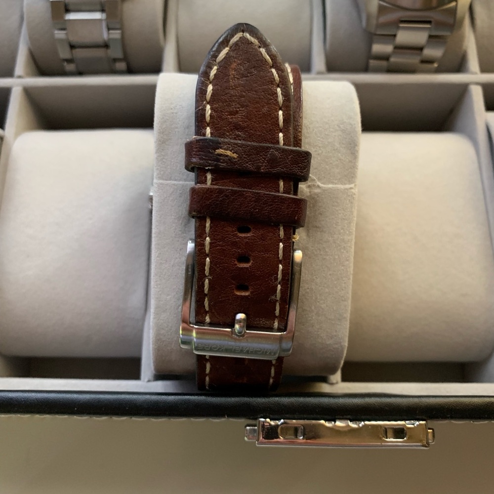 Men’s Michael Kors Watch - Picture 2 of 2